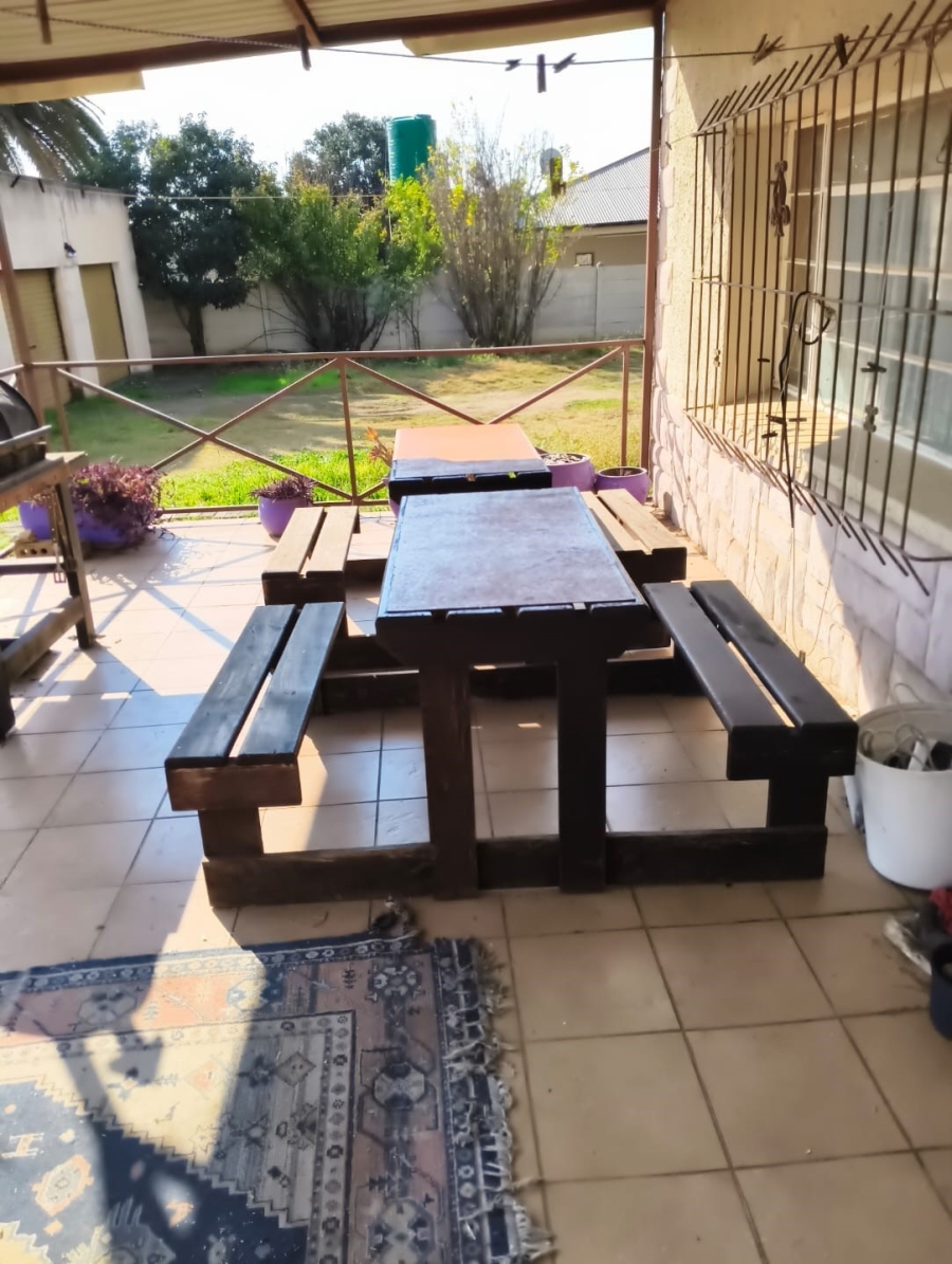 3 Bedroom Property for Sale in Theunissen Free State